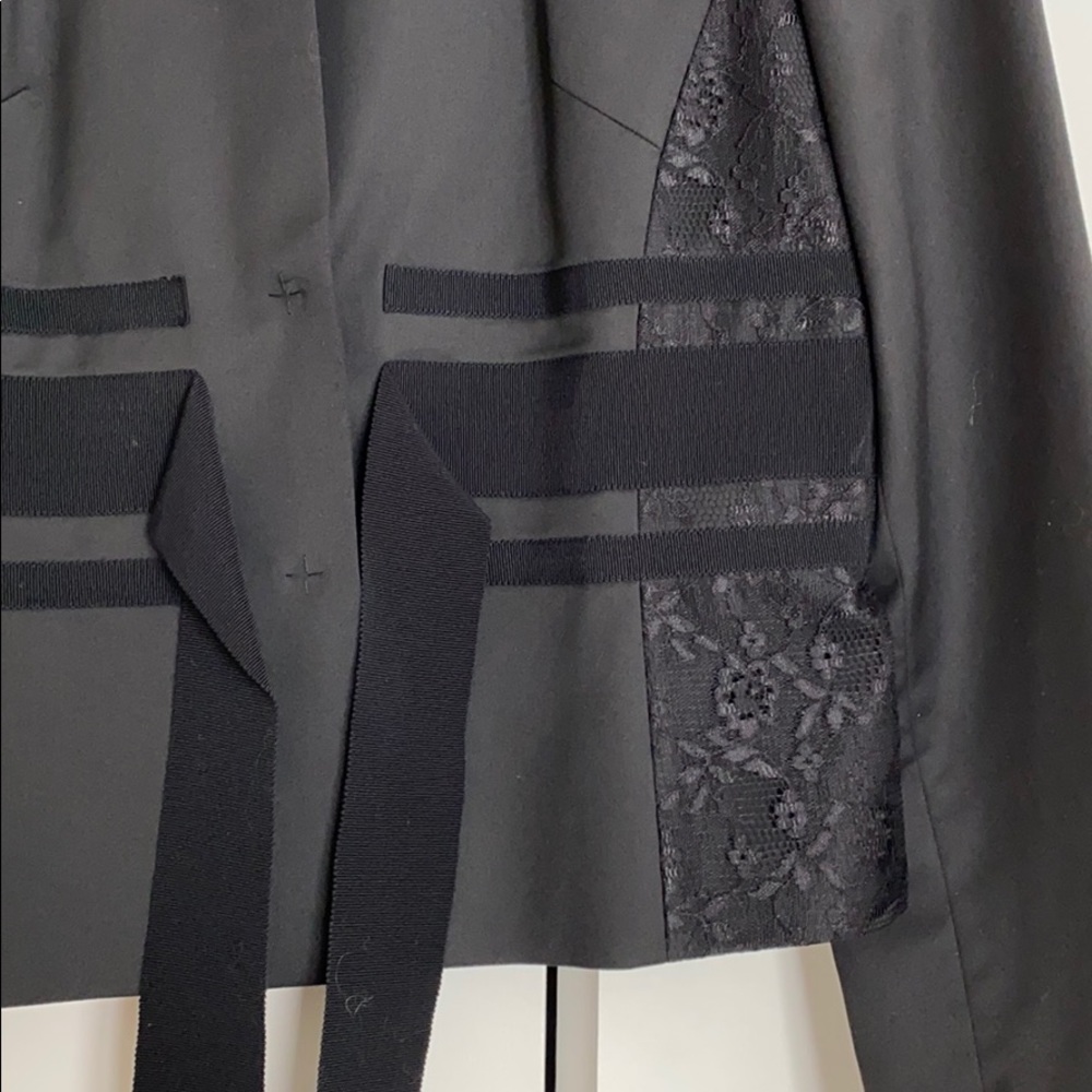 Black jacket. - Picture 2 of 6